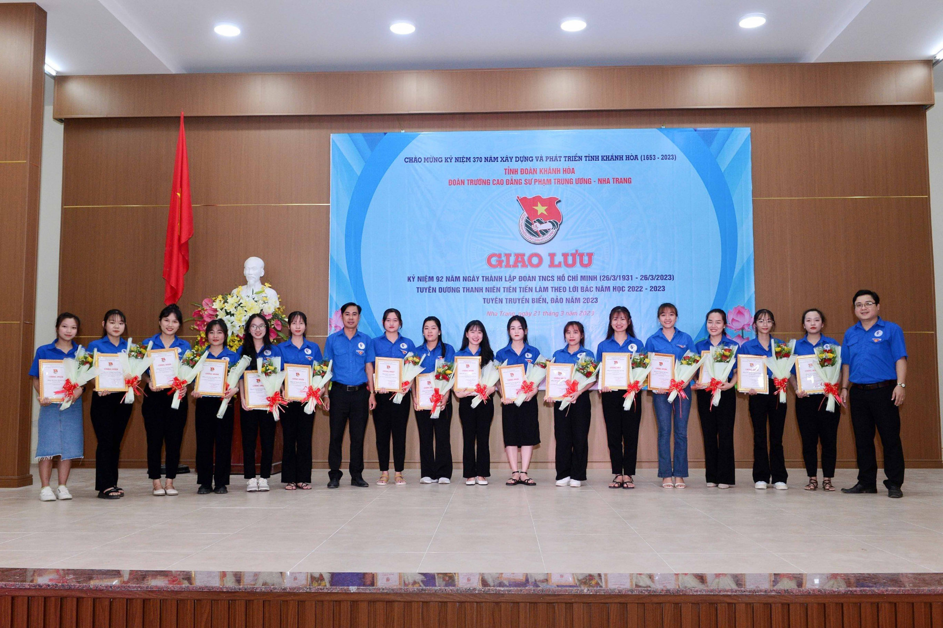 Đoàn trường Cao đẳng Sư phạm Trung ương - Nha Trang tuyên dương 21 thanh niên tiên tiến làm theo lời Bác