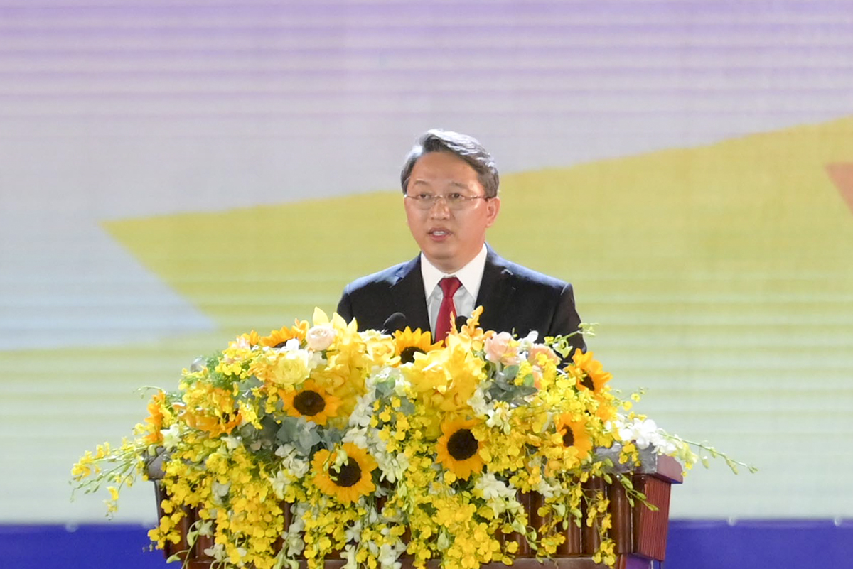 Bí thư Tỉnh ủy Nguyễn Hải Ninh đọc diễn văn kỷ niệm 370 năm xây dựng và phát triển tỉnh Khánh Hòa.