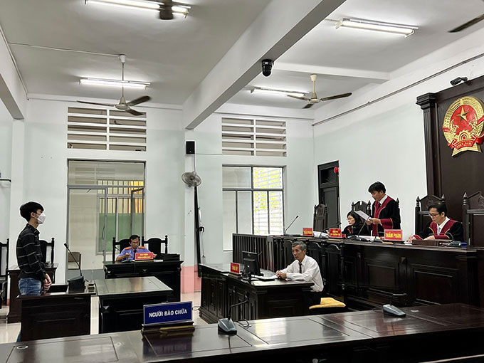 Vào tù vì gây náo loạn khu vực cầu Phong Châu